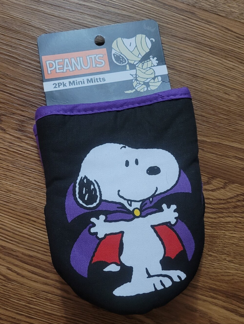 NWT Snoopy vampire oven mitts mini Halloween Peanuts